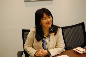 東奈々子氏