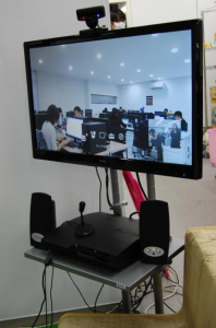 沖縄ラボとは常時PS3のテレビ電話がつながっている。 沖縄ラボとは常時PS3のテレビ電話がつながっている。