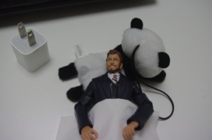 リチャードは枕が体に合わず毎日肩こりがひどい。