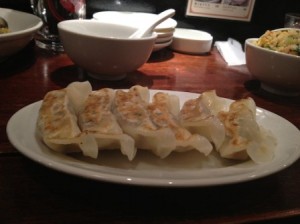やみつき焼き餃子