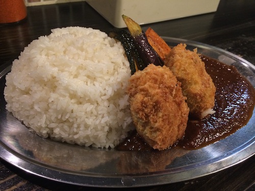 カレーライス+コロッケ+揚げ野菜トッピング。(大盛り) カレーライス+コロッケ+揚げ野菜トッピング。(大盛り)