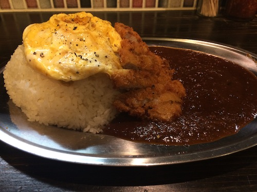 カレー+たまご+トンカツトッピング。(大盛り) カレー+たまご+トンカツトッピング。(大盛り)
