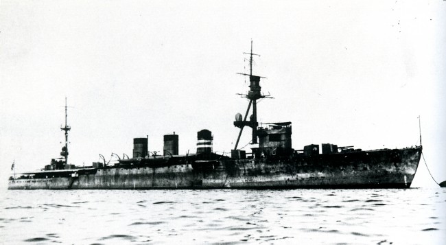 画像出典：https://ja.wikipedia.org/wiki/大井 (軽巡洋艦)