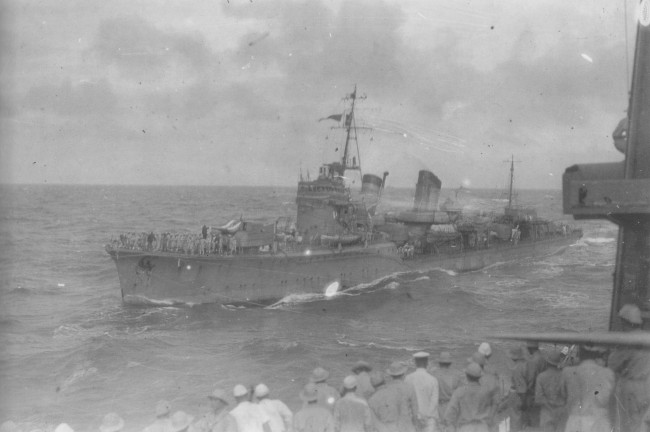 太平洋戦争開戦3日目の「響」 画像出典：https://ja.wikipedia.org/wiki/響 (吹雪型駆逐艦)