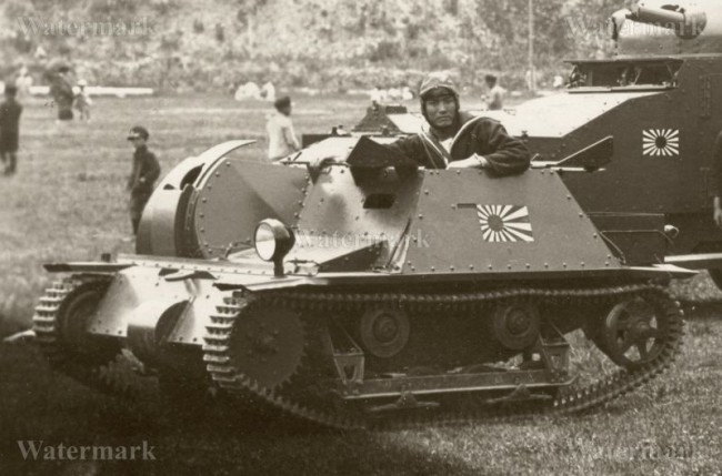 カーデン・ロイド豆戦 画像出典：http://www.vrdb.com/members/yamato1945/images/na1408877359