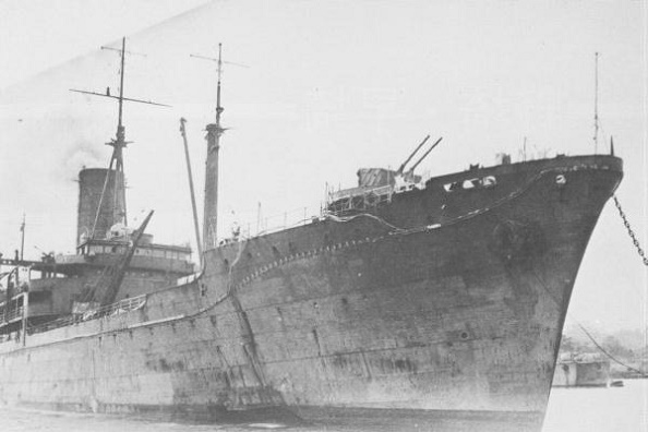 画像出典：https://ja.wikipedia.org/wiki/伊良湖_(給糧艦)
