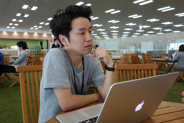 オタクカルチャーも積極的に研究した。